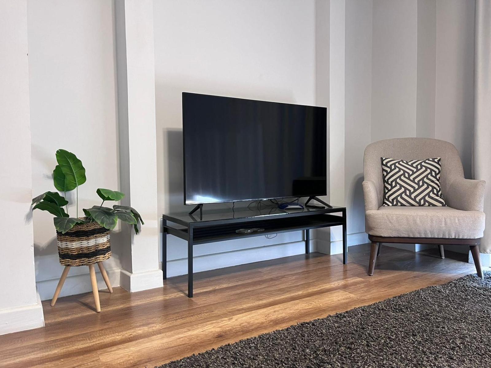 Apartment Village Gate- New Cairo- Studio-palm Hills